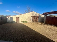 NALLIERS 85370 CALME ABSOLU AUTHENTIQUE FERME RENOVEE AVEC PISCINE HANGAR ET DEPENDANCES SUR 2622M²