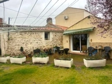MAREUIL SUR LAY 85320 PROCHE INTERMARCHE FERMETTE A RAFRAICHIR 4 CHAMBRES ET DEPENDANCES SUR 1200M²