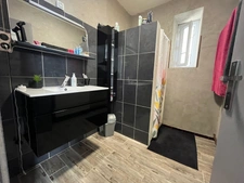 LUCON QUARTIER MARCHE COUVERT ET PISCINE MAISON DE CARACTERE BOURREE DE CHARME AVEC ANNEXES ET PATIO