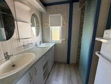 LA TRANCHE SUR MER A 15 MIN DANS RESIDENCE AVEC PISCINE VILLA BOIS AVEC VERANDA TERRASSE ET JARDIN