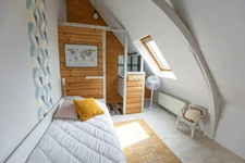 CHAVAGNES EN PAILLERS (85250) - LIEU D'EXCEPTION - ANCIENNE CHAPELLE RENOVEE 6 CHAMBRES SUR 900M² CLOS