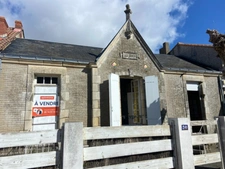 LA FAUTE SUR MER RUE PIETONNE RARISSIME MAISON EN PIERRES DE 1906 2 CHAMBRES AVEC CAVES ET JARDIN CLOS