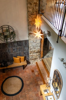 CHAVAGNES EN PAILLERS (85250) - LIEU D'EXCEPTION - ANCIENNE CHAPELLE RENOVEE 6 CHAMBRES SUR 900M² CLOS