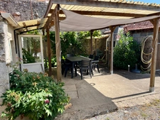 LE LANGON (85) 10 MIN DE FONTENAY LE COMTE ADORABLE LONGERE RENOVEE AVEC DEPENDANCES ET TERRAIN CLOS
