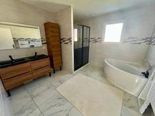 MOUTIERS SUR LAY 85 AU CALME VILLA PLAIN PIED GRAND CONFORT 3 CHAMBRES AVEC DEPENDANCES SUR 620M² CLOS