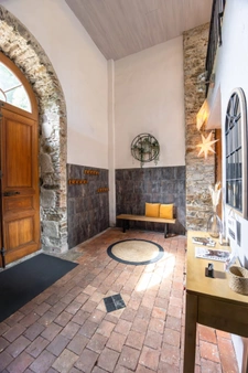 CHAVAGNES EN PAILLERS (85250) - LIEU D'EXCEPTION - ANCIENNE CHAPELLE RENOVEE 6 CHAMBRES SUR 900M² CLOS