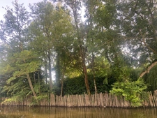 MOUTIERS SUR LAY CADRE ABSOLUMENT IDYLLIQUE VERITABLE ILE ARBOREE ET PAYSAGEE SUR LA RIVIERE A PRIX FOU