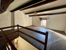 LE GUE DE VELLUIRE (85770) AU CALME ABSOLU MAISON EN PIERRES AVEC GRANGES ET DEPENDANCES SUR 4500M²