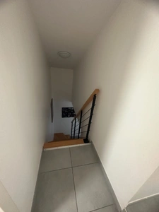 MAUZE LE MIGNON CHARMANTE MAISON PIERRES RENOVEE 3 CHAMBRES ENTIEREMENT MEUBLEE AVEC GARAGE ET COUR