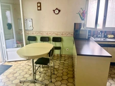 LA ROCHE SUR YON 85000 COEUR DE VILLE SPACIEUSE MAISON DE CARACTERE 5 CHAMBRES AVEC ANNEXES ET JARDIN