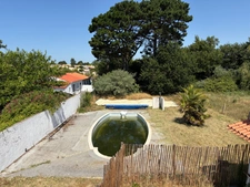 BRETIGNOLLES SUR MER 85 -AUX ENCHERES- A 800M DES PLAGES PARCELLE DE TERRAIN AVEC PISCINE 542M² A BATIR