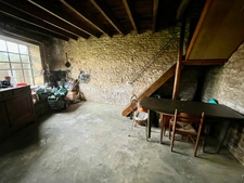 LA CAILLERE SAINT HILAIRE 85410 CHARMANTE MAISON DE VILLAGE RENOVEE 4 CHAMBRES AVEC ANNEXES SUR 500M²