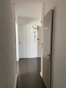 REZE HYPER BIEN SITUE TRES BEL APPARTEMENT T4 RENOVE AVEC LOCATAIRES EN PLACE DANS RESIDENCE ENTRETENUE