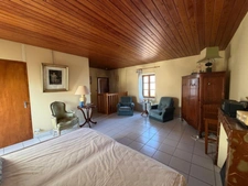 SAINT MICHEL EN L'HERM (85) 10 MIN DES PLAGES AGREABLE MAISON EN PIERRE POSSIBILITE 2 GITES AVEC JARDIN
