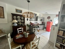 NALLIERS 85370 CHEVRETTE ADORABLE MAISON PLAIN PIED ENTIEREMENT RENOVEE AVEC TERRASSE ET PARKING