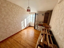 SAINT ETIENNE DE BRILLOUET 85210 EN CAMAPGNE ADORABLE FERMETTE 2/3 CHAMBRES AVEC HANGAR SUR 2500M²