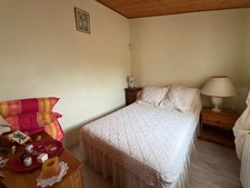 PUYRAVAULT (85) A 20 MINUTES DE LA ROCHELLE AUTHENTIQUE LONGERE EN PIERRES A RAFRAICHIR SUR 333 M² CLOS