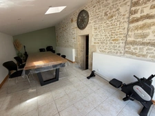 BESSAY (85320) AU CALME CHARMANTE MAISON EN PIERRES RENOVEE 3/4 CHAMBRES AVEC DEPENDANCES ET JARDIN