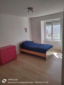 MAREUIL SUR LAY AU COEUR DU VILLAGE ADORABLE MAISON 2 CHAMBRES TOUTE RENOVEE AVEC LOCATAIRE EN PLACE
