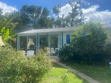 LA TRANCHE SUR MER A 15 MIN DANS RESIDENCE AVEC PISCINE CHALET BOIS 3 CHAMBRES AVEC VERANDA ET JARDIN