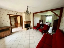 LUCON 85400 PROXIMITE ZONE COMMERCIALE LECLERC AGREABLE MAISON SEMI PLAIN PIED AVEC ANNEXES SUR 3000M²