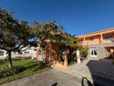 L'AIGUILLON SUR MER (85) PROCHE DU PLAN D'EAU VILLA ATYPIQUE BORD DE MER POSS 2 HABITATIONS AVEC JARDIN