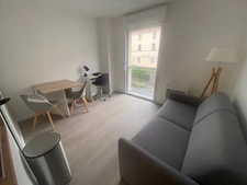 LA ROCHE SUR YON PENTAGONE DANS RESIDENCE SECURISEE STUDIO MEUBLE 20M² AU PIED DE LA PLACE NAPOLEON