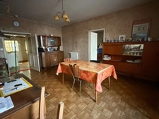 LUCON (85) CENTRE IMMEDIAT ADORABLE MAISON EN PIERRES A RENOVER AVEC DEPENDANCES ET JARDIN A PRIX FOU
