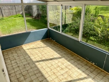 SAINTE HERMINE 85210 CALME ABSOLU AGREABLE MAISON SUR SOUS SOL COMPLET AVEC VERANDA SUR 1000M² CLOS