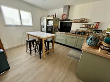 PEAULT (85) AU CALME A 5 MIN DE LUCON ADORABLE FERMETTE RENOVEE 3 CHAMBRES AVEC GRANGE ET DEPENDANCE