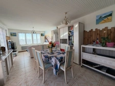 L'AIGUILLON SUR MER (85) PROCHE DU PLAN D'EAU VILLA ATYPIQUE BORD DE MER POSS 2 HABITATIONS AVEC JARDIN