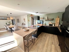 LUCON (85) COEUR DE VILLE MAISON DE CHARME ET DE CARACTERE AVEC PISCINE ET ANNEXE + 5 LOCATIFS OCCUPES