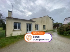LA CHAPELLE ACHARD 85150 EN RASE CAMPAGNE ADORABLE FERMETTE A RAFRAICHIR AVEC GRANGE ET JARDIN