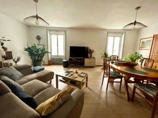 LUCON 85400 IMMEUBLE DE RAPPORT COMPRENANT MURS COMMERCIAUX ET APPARTEMENT T4 AVEC FORTE RENTABILITE