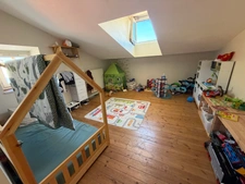 LES SABLES D'OLONNE (85100) - A 2 PAS DU REMBLAI ET DU PORT APPARTEMENT T4 ATYPIQUE AVEC PETITE VUE MER