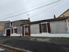 LUCON (85) CENTRE IMMEDIAT ADORABLE MAISON EN PIERRES A RENOVER AVEC DEPENDANCES ET JARDIN A PRIX FOU