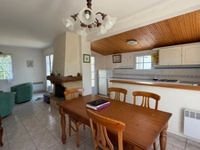 BREM SUR MER 85 A 2 PAS DES PLAGES DANS QUARTIER RESIDENTIEL VILLA PLAIN PIED AVEC GARAGE ET JARDIN CLOS