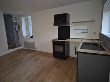 SAINT FLORENT DES BOIS 85310 APPARTEMENT RENOVE T3 70M² / 2 CHAMBRES AVEC TERRASSE ET DEPENDANCE