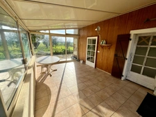 SAINT ETIENNE DE BRILLOUET 85210 EN CAMAPGNE ADORABLE FERMETTE 2/3 CHAMBRES AVEC HANGAR SUR 2500M²