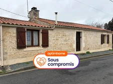 PUYRAVAULT (85) A 20 MINUTES DE LA ROCHELLE AUTHENTIQUE LONGERE EN PIERRES A RAFRAICHIR SUR 333 M² CLOS