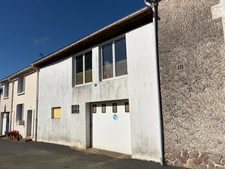 MAREUIL SUR LAY DISSAIS 85320 CALME ABSOLU AVEC TOUT A PIED MAISON A RAFRAICHIR AVEC GARAGE A PRIX FOU