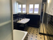 LUCON COEUR DE VILLE AGREABLE MAISON ART DECO 5 CHAMBRES AVEC PISCINE ET ANNEXES SUR 1296M² CLOS