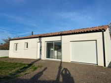 MOUTIERS SUR LAY 85 AU CALME VILLA PLAIN PIED GRAND CONFORT 3 CHAMBRES AVEC DEPENDANCES SUR 720M² CLOS