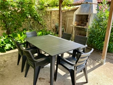 LE LANGON (85) 10 MIN DE FONTENAY LE COMTE ADORABLE LONGERE RENOVEE AVEC DEPENDANCES ET TERRAIN CLOS