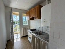 LA ROCHE SUR YON (85000) APPARTEMENT T2 / 53 M² AVEC LOGGIA CAVE ET STATIONNEMENT PRIVATIF AU 3EME SUR 3
