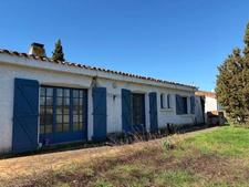 LES MAGNILS REIGNIERS (85) 5 MINUTES DE LUCON CADRE CAMPAGNE MAISON PLAIN PIED 3/4 CHAMBRES SUR 700 M²