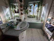 LES SABLES D'OLONNE (85100) - A 2 PAS DU REMBLAI ET DU PORT APPARTEMENT T4 ATYPIQUE AVEC PETITE VUE MER