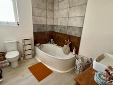 PEAULT (85) AU CALME A 5 MIN DE LUCON ADORABLE FERMETTE RENOVEE 3 CHAMBRES AVEC GRANGE ET DEPENDANCE