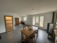 Au calme à Longvic, Maison de 90 m2 rénovée et élevée sur sous-sol 