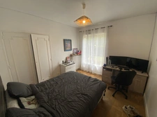 Maison de plain-pied avec 6 chambres à Domois